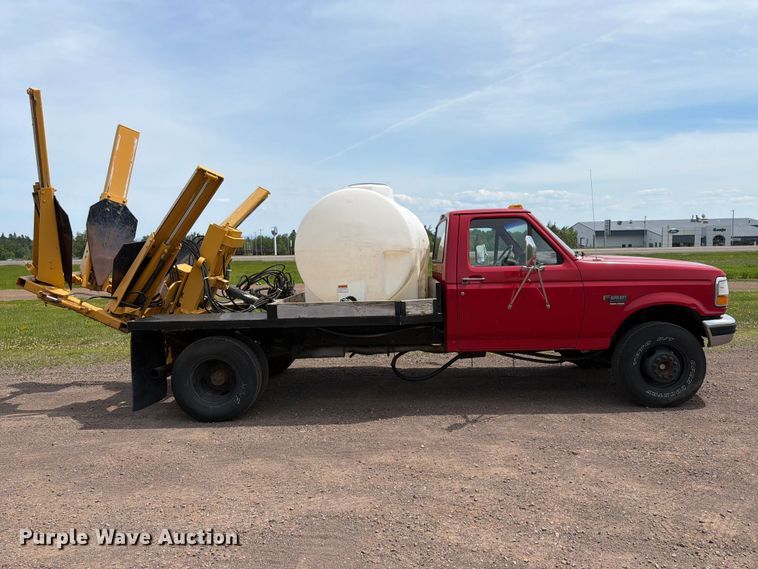 image for item DQ7932 1996 Ford F450 Super Duty flatbed truck