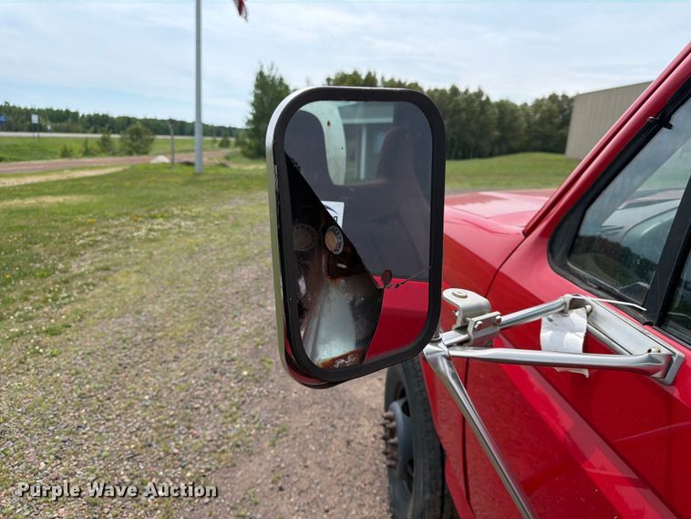 image for item DQ7932 1996 Ford F450 Super Duty flatbed truck