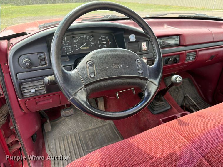 image for item DQ7932 1996 Ford F450 Super Duty flatbed truck