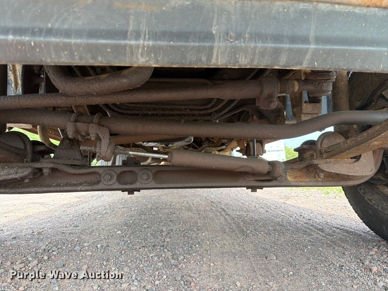 image for item DQ7932 1996 Ford F450 Super Duty flatbed truck