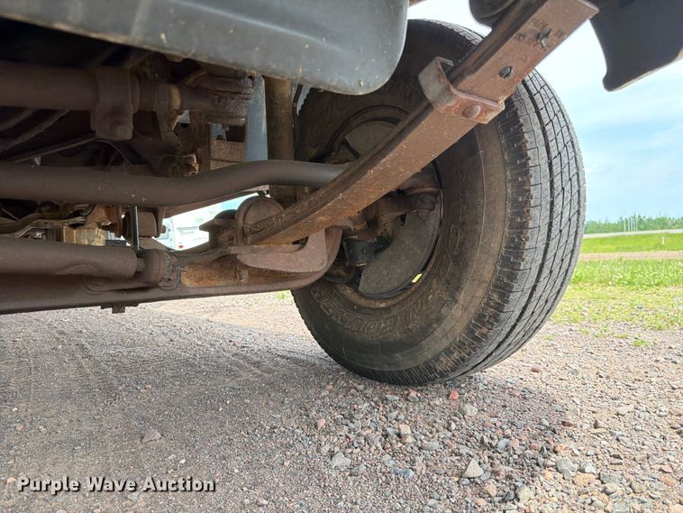image for item DQ7932 1996 Ford F450 Super Duty flatbed truck