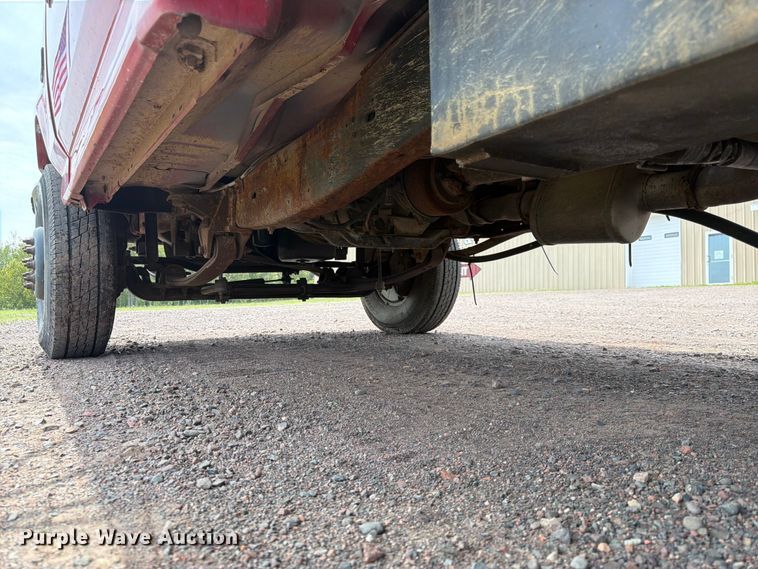 image for item DQ7932 1996 Ford F450 Super Duty flatbed truck