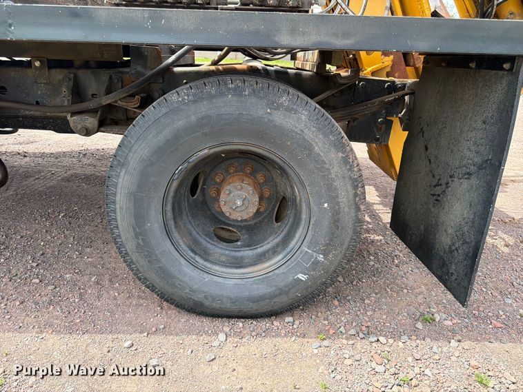 image for item DQ7932 1996 Ford F450 Super Duty flatbed truck