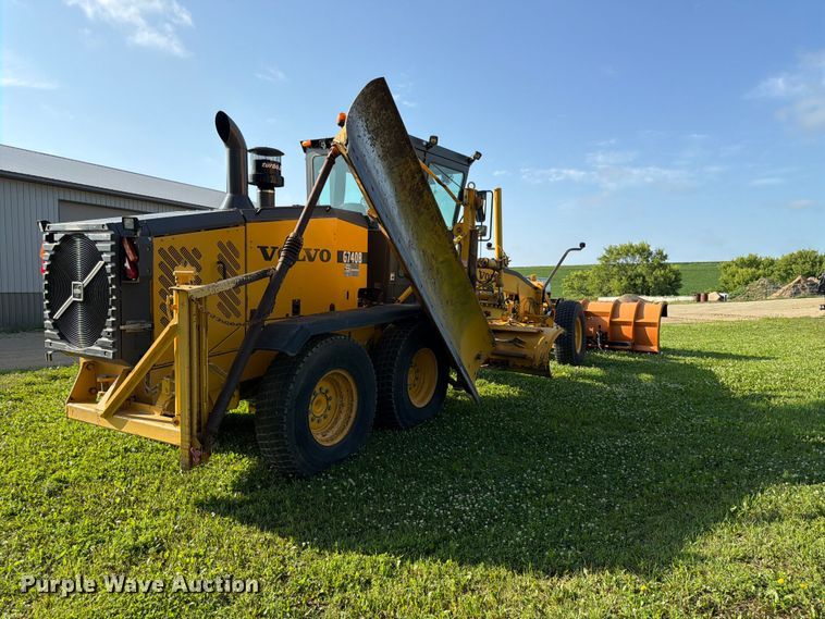 image for item DQ7935 2003 Volvo G740B motor grader