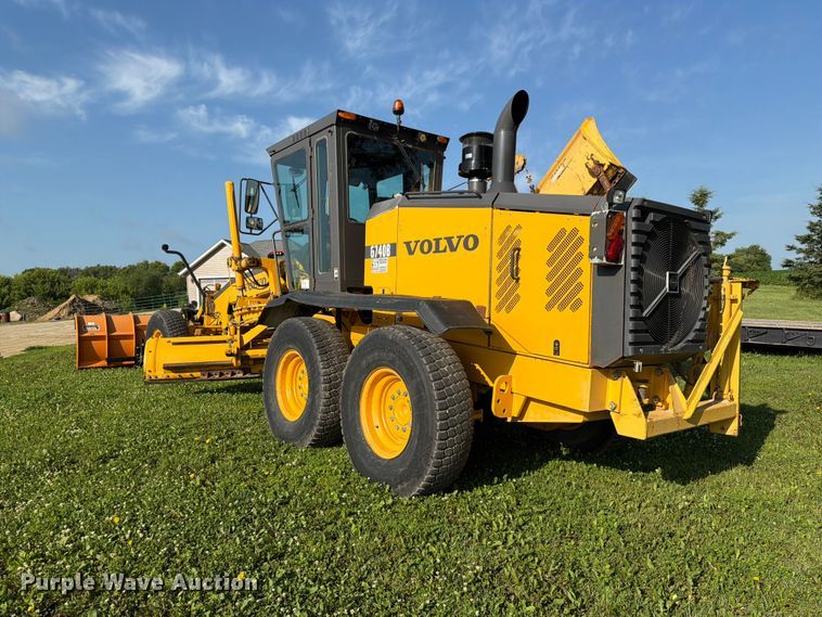 image for item DQ7935 2003 Volvo G740B motor grader
