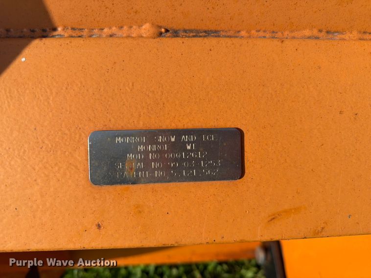 image for item DQ7935 2003 Volvo G740B motor grader
