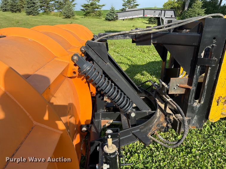 image for item DQ7935 2003 Volvo G740B motor grader