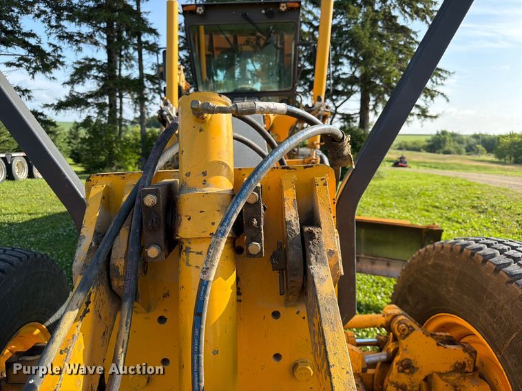 image for item DQ7935 2003 Volvo G740B motor grader