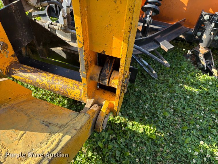 image for item DQ7935 2003 Volvo G740B motor grader