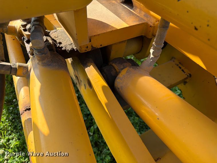 image for item DQ7935 2003 Volvo G740B motor grader