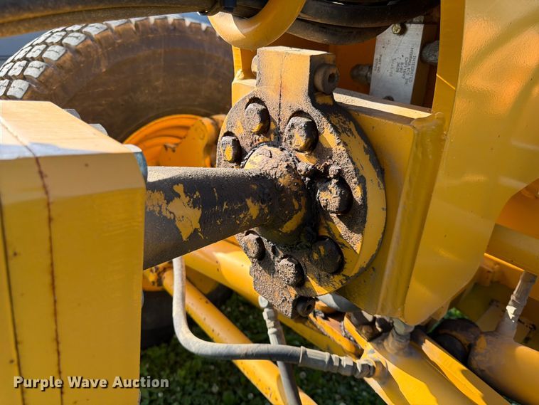 image for item DQ7935 2003 Volvo G740B motor grader