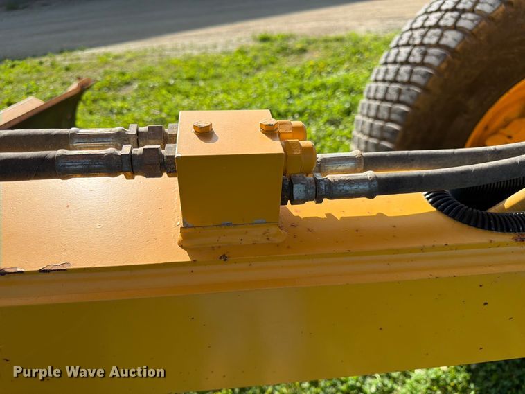 image for item DQ7935 2003 Volvo G740B motor grader