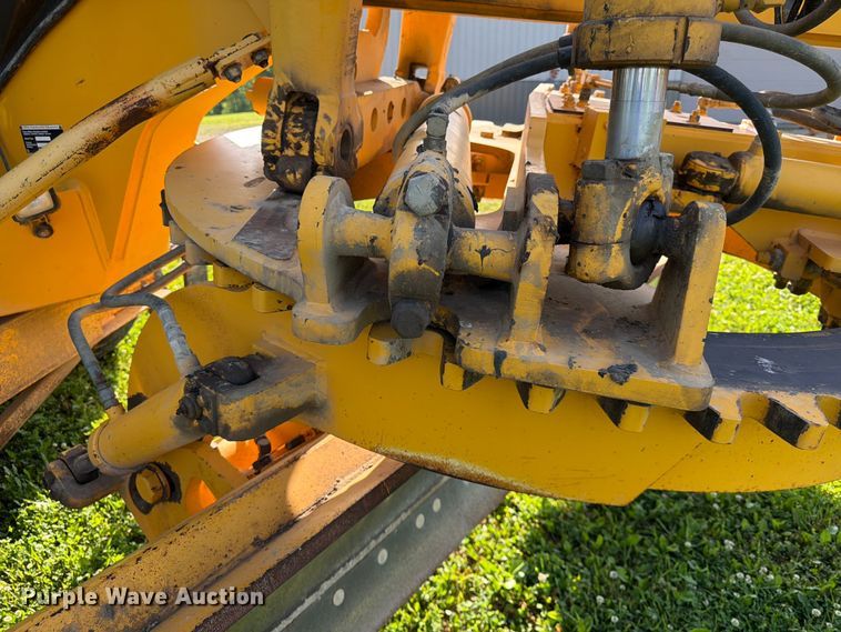 image for item DQ7935 2003 Volvo G740B motor grader
