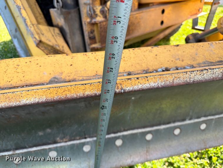 image for item DQ7935 2003 Volvo G740B motor grader