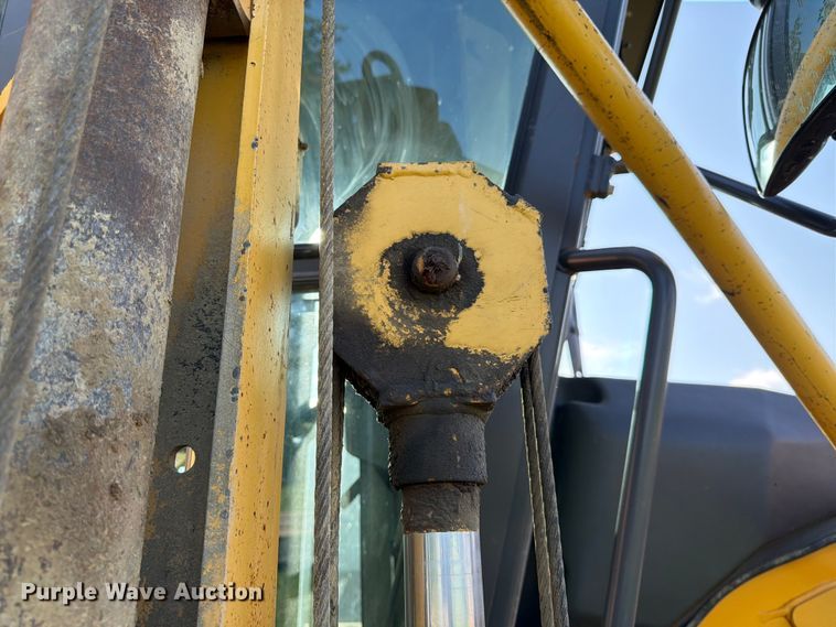 image for item DQ7935 2003 Volvo G740B motor grader