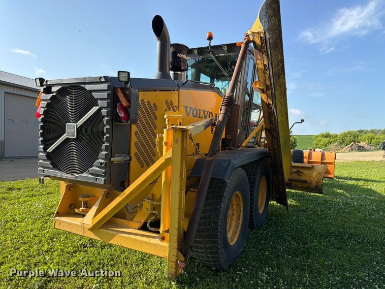 image for item DQ7935 2003 Volvo G740B motor grader