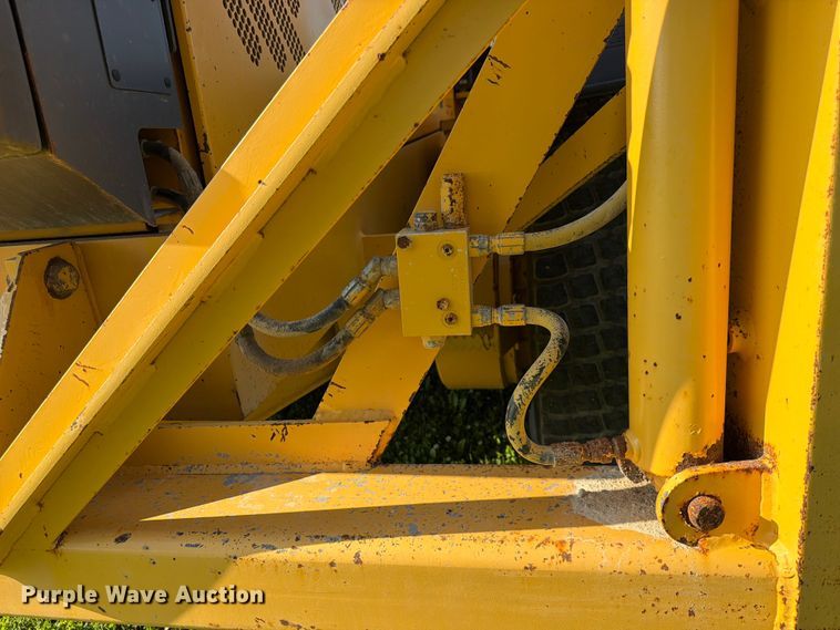 image for item DQ7935 2003 Volvo G740B motor grader