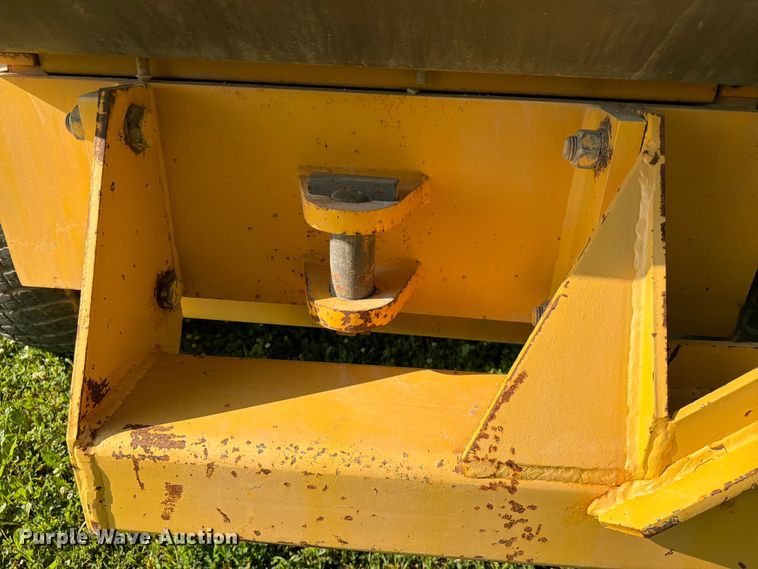 image for item DQ7935 2003 Volvo G740B motor grader