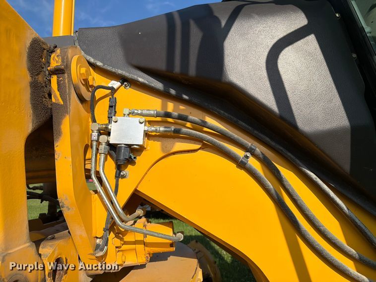 image for item DQ7935 2003 Volvo G740B motor grader