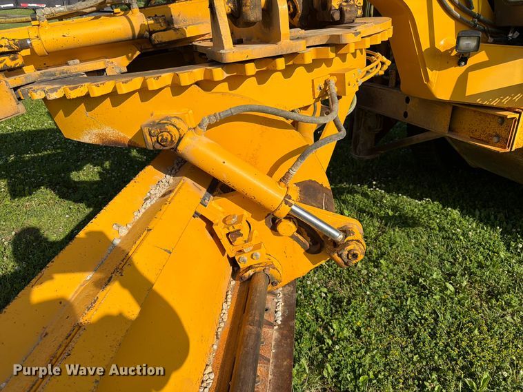 image for item DQ7935 2003 Volvo G740B motor grader