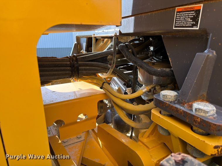 image for item DQ7935 2003 Volvo G740B motor grader