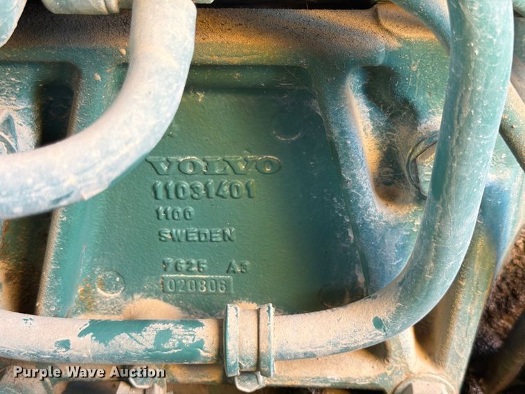 image for item DQ7935 2003 Volvo G740B motor grader