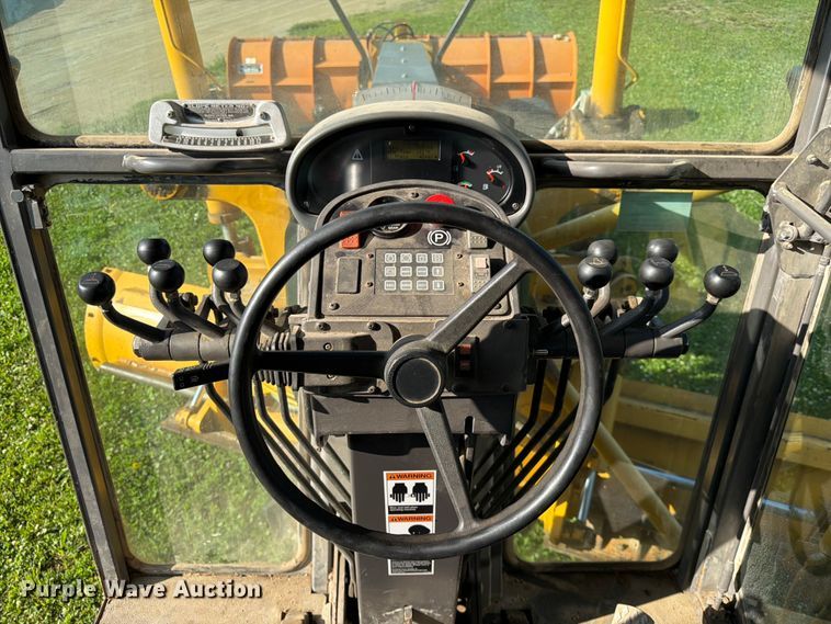 image for item DQ7935 2003 Volvo G740B motor grader