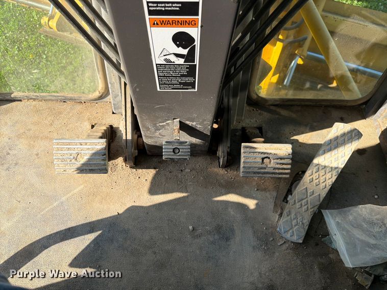 image for item DQ7935 2003 Volvo G740B motor grader
