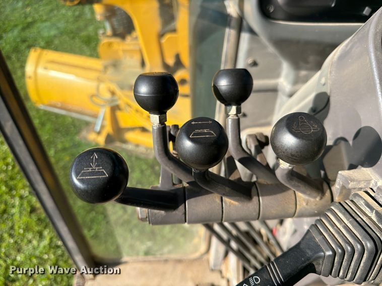 image for item DQ7935 2003 Volvo G740B motor grader