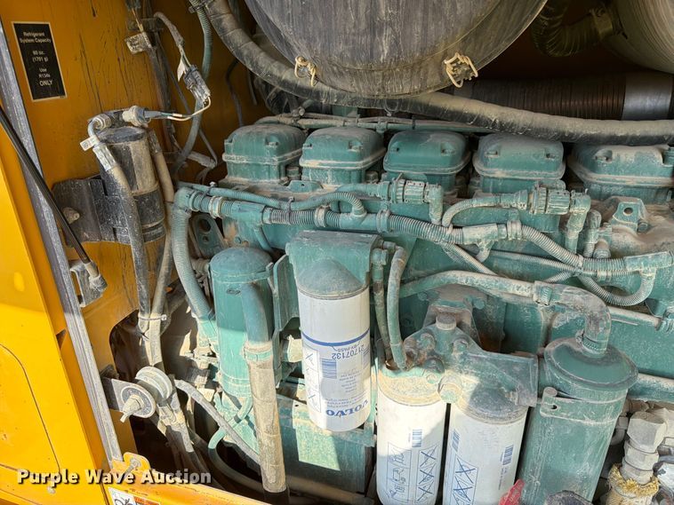 image for item DQ7935 2003 Volvo G740B motor grader