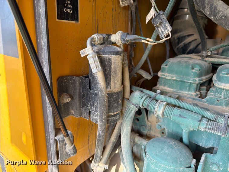 image for item DQ7935 2003 Volvo G740B motor grader