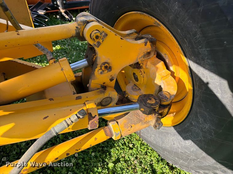 image for item DQ7935 2003 Volvo G740B motor grader