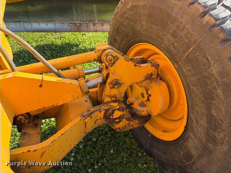 image for item DQ7935 2003 Volvo G740B motor grader