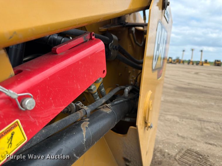 image for item DQ7937 2023 Caterpillar 279D3 XPS tracked skid steer loader