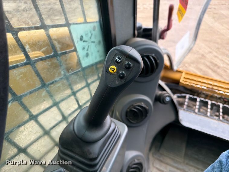 image for item DQ7937 2023 Caterpillar 279D3 XPS tracked skid steer loader