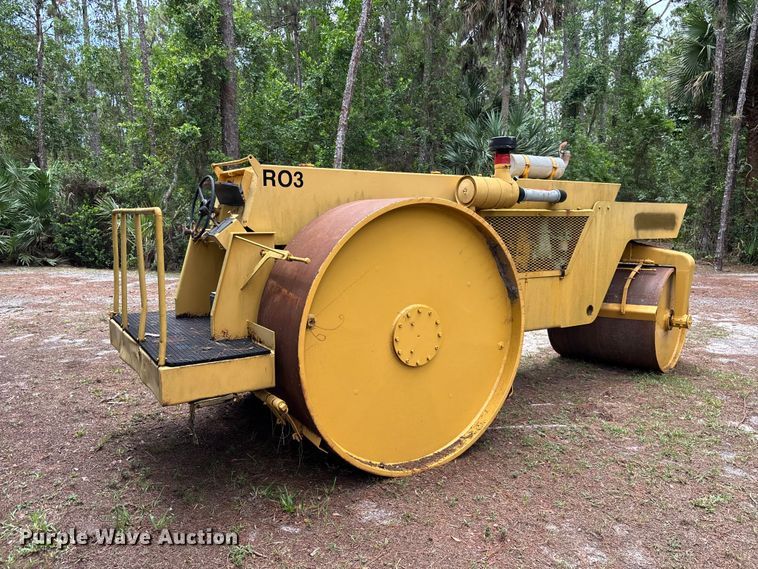 image for item DU6318 Ingram 12-Ton double drum roller