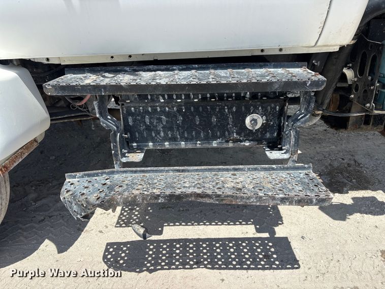image for item DU6319 2006 Ford F750 Super Duty tank truck