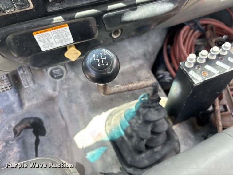 image for item DU6319 2006 Ford F750 Super Duty tank truck