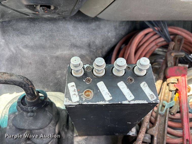 image for item DU6319 2006 Ford F750 Super Duty tank truck