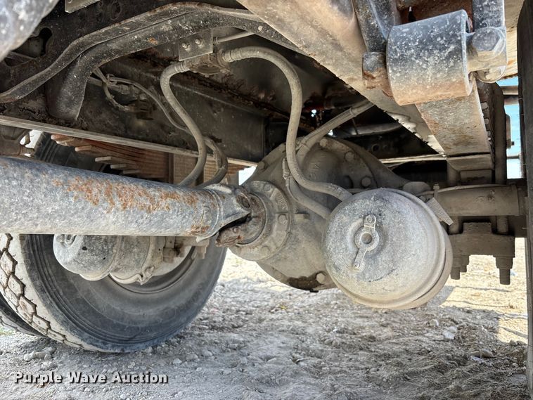 image for item DU6319 2006 Ford F750 Super Duty tank truck