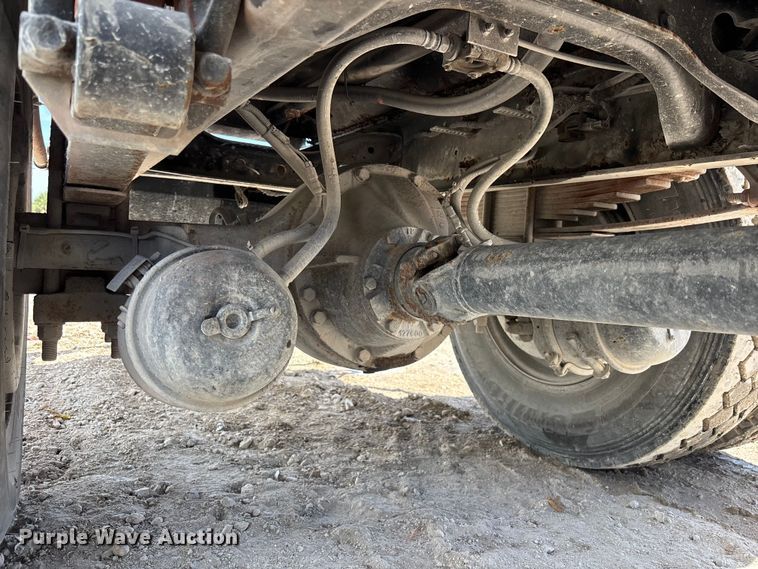 image for item DU6319 2006 Ford F750 Super Duty tank truck