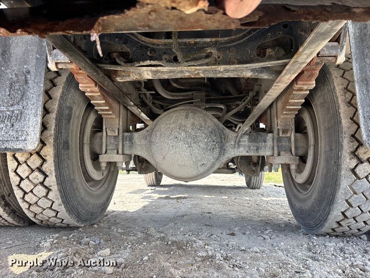 image for item DU6319 2006 Ford F750 Super Duty tank truck