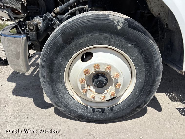 image for item DU6319 2006 Ford F750 Super Duty tank truck