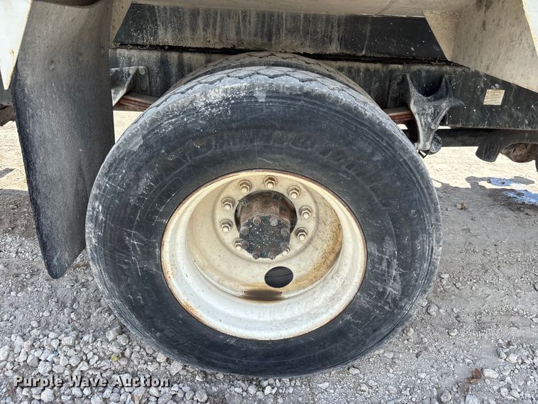 image for item DU6319 2006 Ford F750 Super Duty tank truck