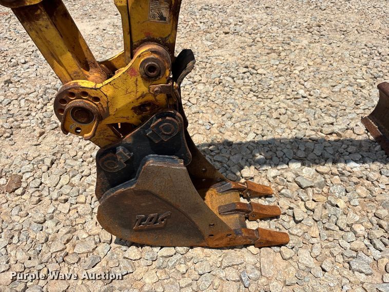 image for item DU6322 2016 Yanmar VIO25-6A mini excavator