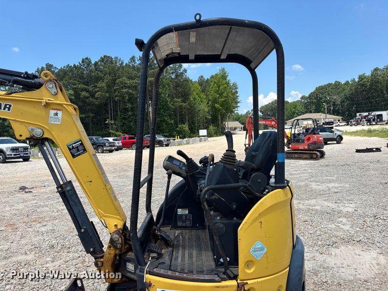 image for item DU6322 2016 Yanmar VIO25-6A mini excavator