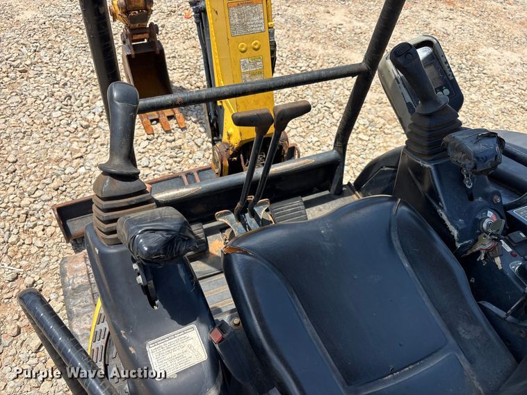 image for item DU6322 2016 Yanmar VIO25-6A mini excavator