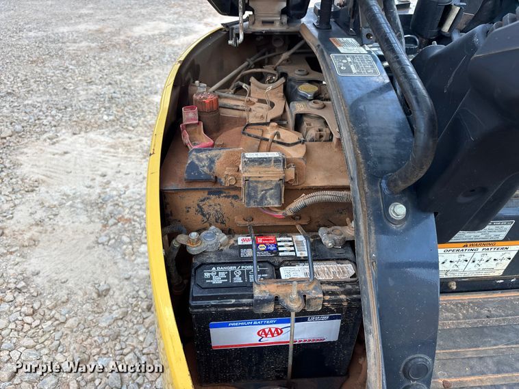 image for item DU6322 2016 Yanmar VIO25-6A mini excavator
