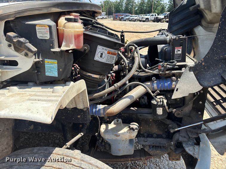 image for item DU6327 2014 Freightliner M2106 flatbed truck