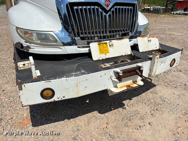 image for item DU6334 2013 International 4400 digger derrick truck